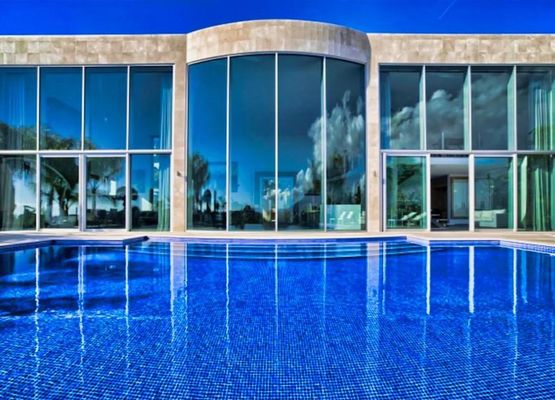 Unique Luxury 2 bedroom villa, sleeps 6, private pool, fantasic view