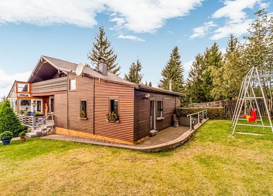 Beautiful detached holiday home with sauna adjacent to the Rennsteig in Thuringia