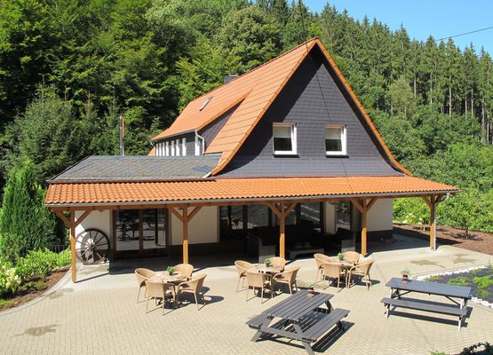 Plush Villa in Schutzbach with Sauna, Jacuzzi & Bar