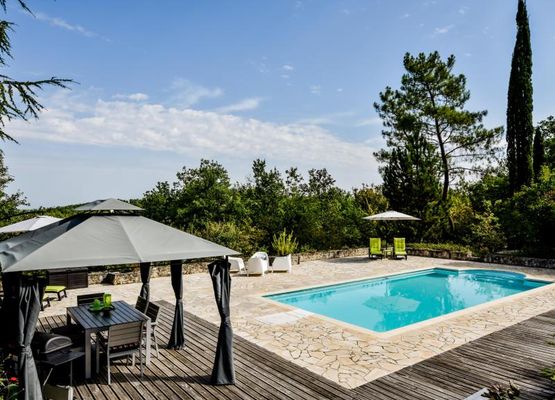 Beautifully cottage with privat pool for nature lovers.