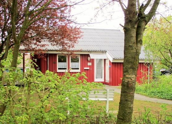 Cozy cottage Merle for 5 persons with sauna and stove by Privat in Holiday Park Extertal