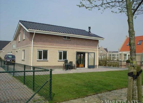 Inviting Holiday Home with sauna, near the Wadden Sea